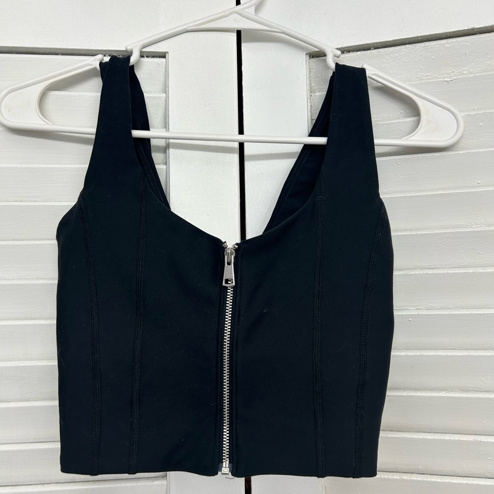 ypv black athletic zip up spots top!